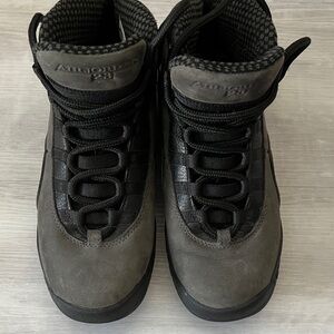 Air Jordan Youth Retro 10 Shadow 2017 Black and Gray Athletic Shoes Like New